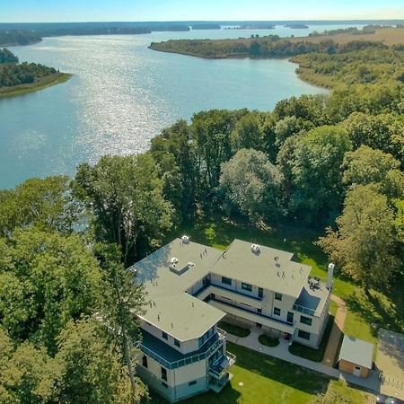 Ferienwohnungen Am Wasser - Krakow Am See Bagian luar foto
