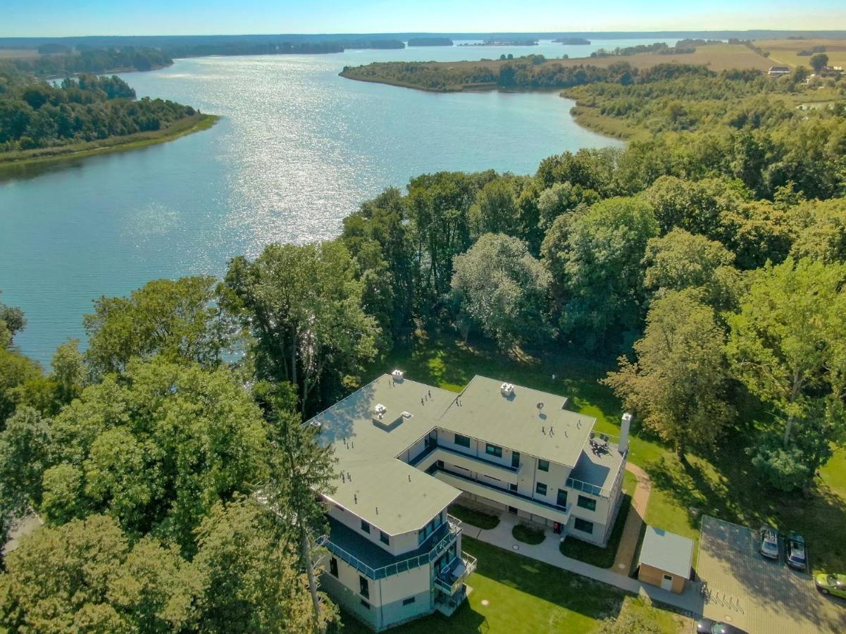 Ferienwohnungen Am Wasser - Krakow Am See Bagian luar foto