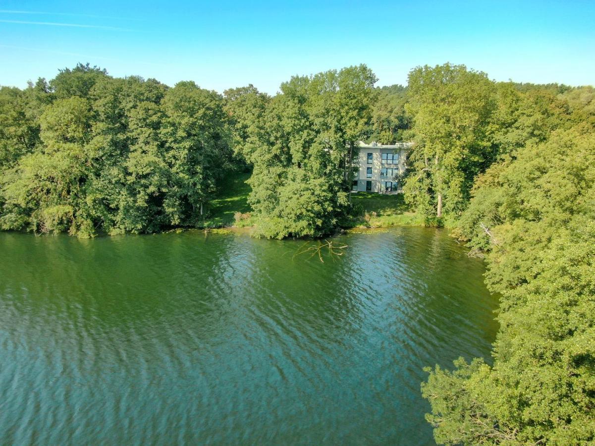 Ferienwohnungen Am Wasser - Krakow Am See Bagian luar foto